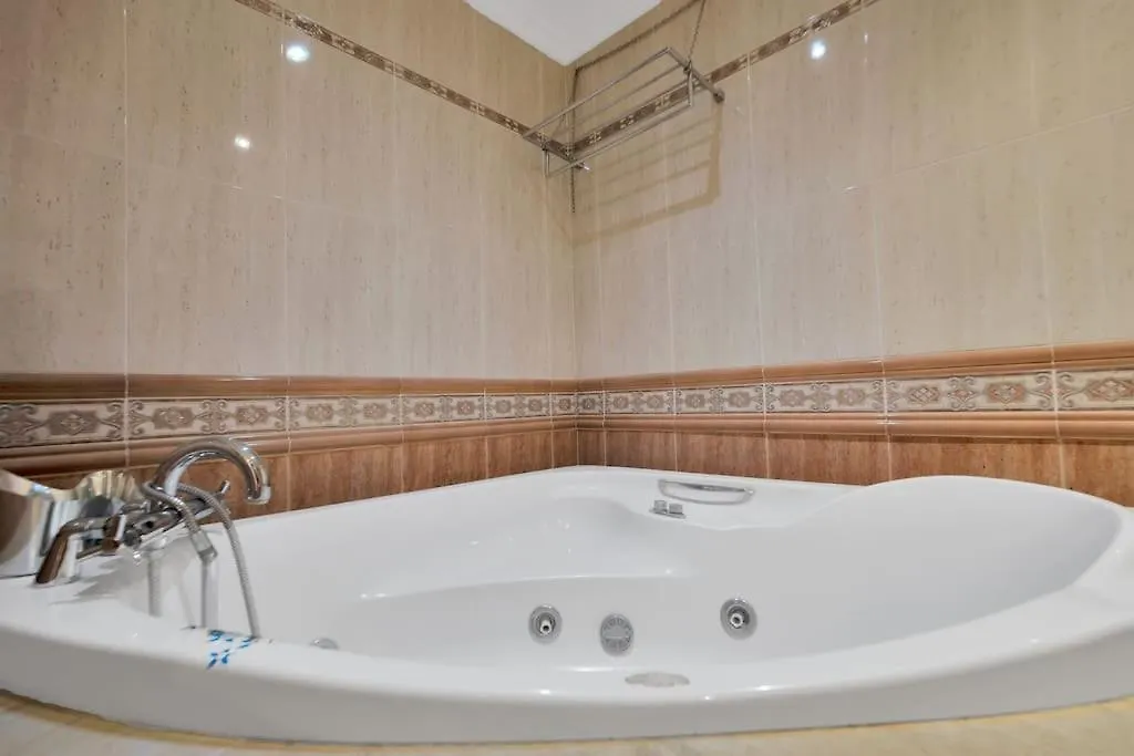 Apartment Apartamento Con Jacuzzi Y Parking En San Pedro - Del Valle 72 2 Marbella